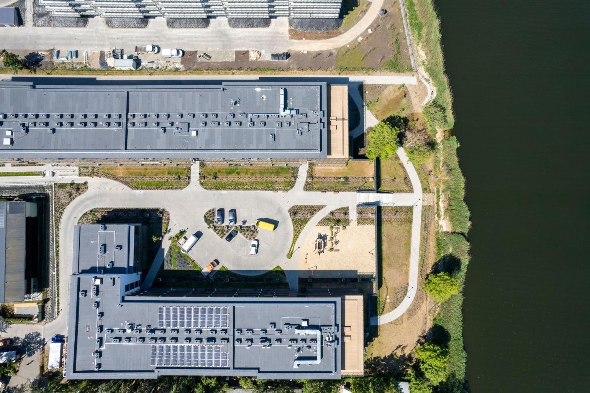 Wellness With Parking By Renters Prestige Apartment