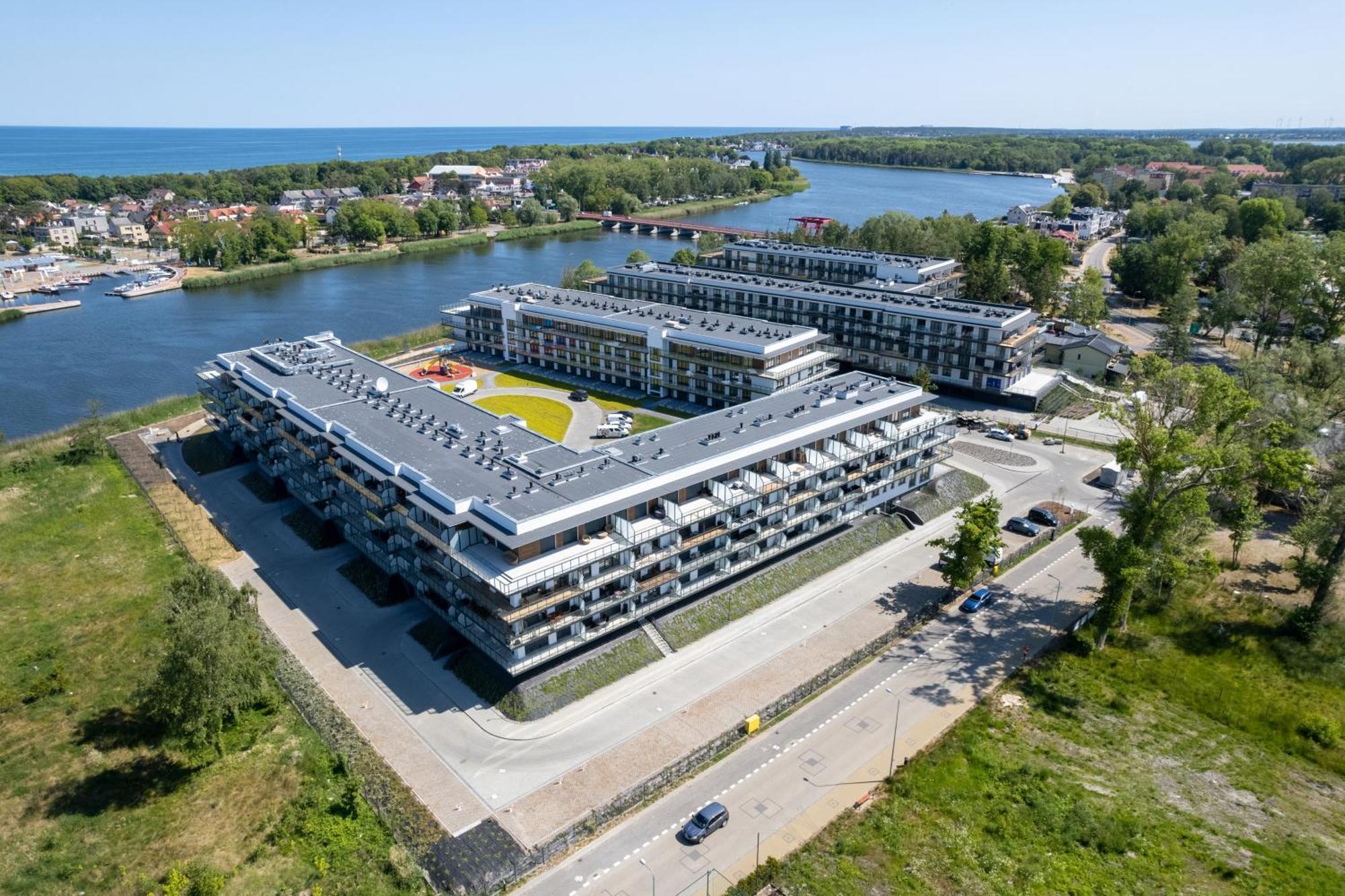 Wellness With Parking By Renters Prestige Apartment *