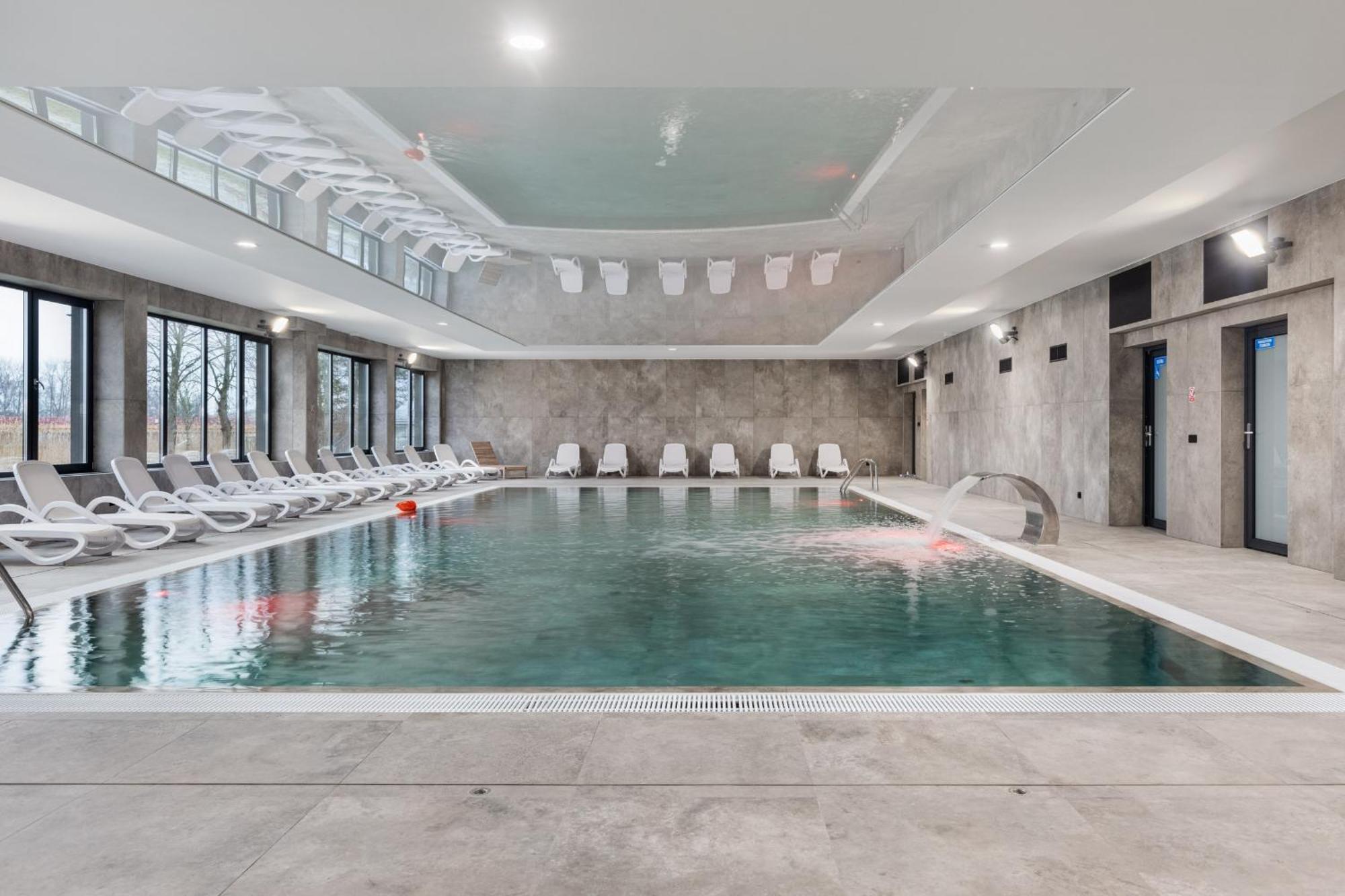 Wellness With Parking By Renters Prestige Apartment *