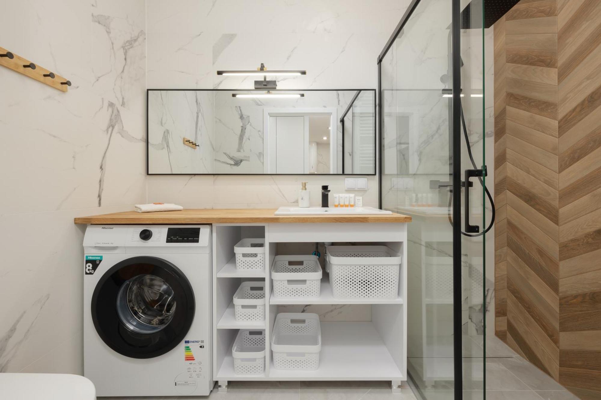 Wellness With Parking By Renters Prestige Apartment