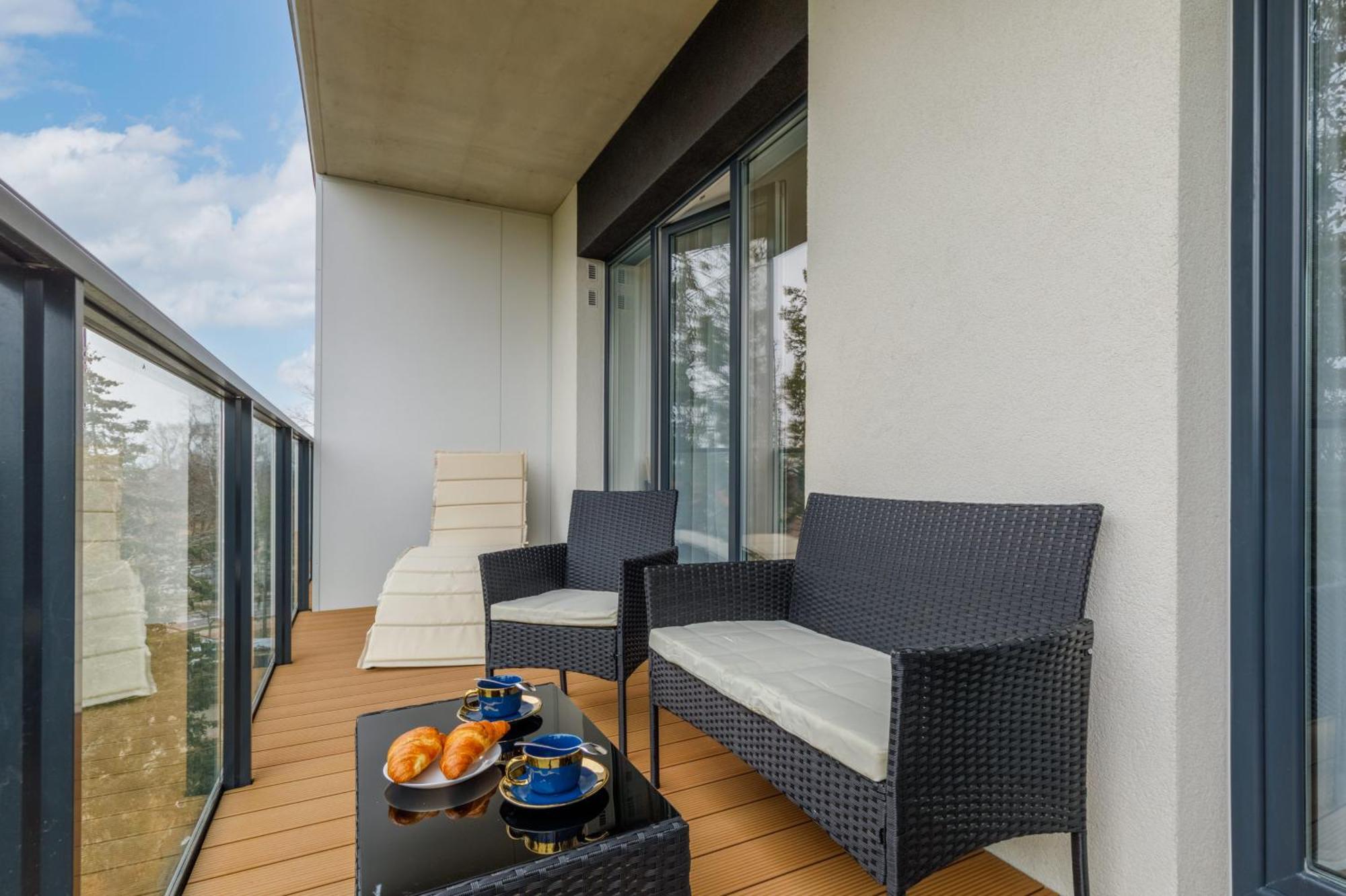 Wellness With Parking By Renters Prestige Apartment *